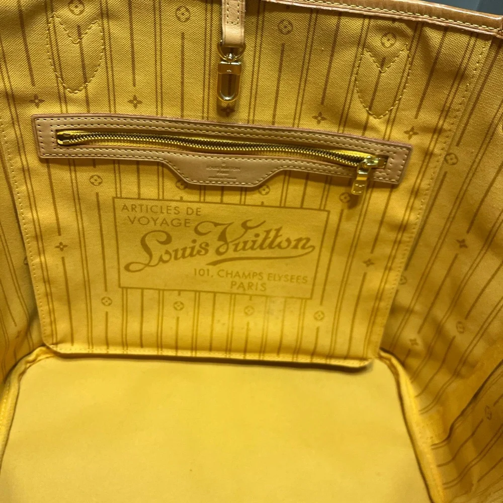 Louis Vuitton Neverfull MM - Picture 4 of 17